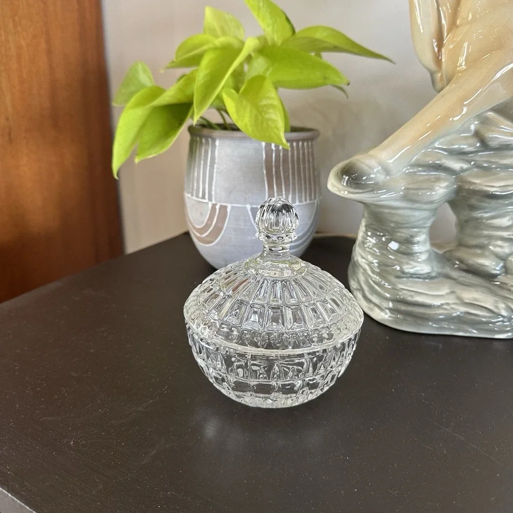 VTG Round Clear Crystal Candy Dish Lid Jewelry Trinket Box Pressed Cut 4.5